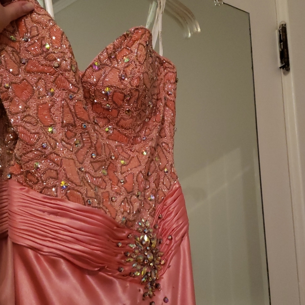Prom dress - Picture 2 of 4